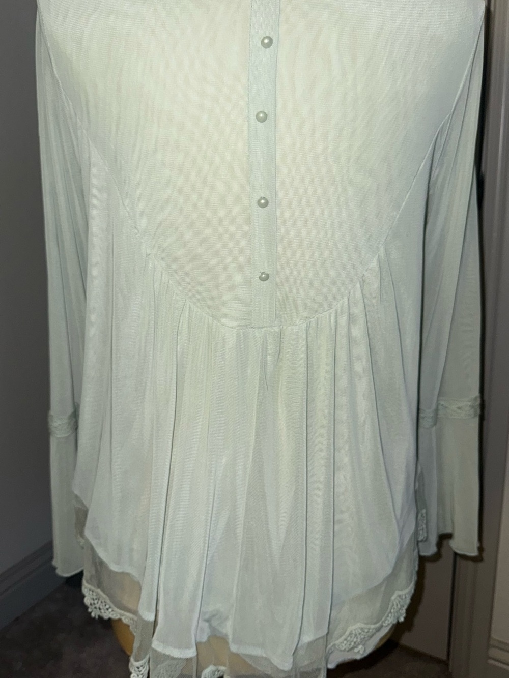 Ultra Pink Lightweight Blouse in Mint - Picture 4 of 7